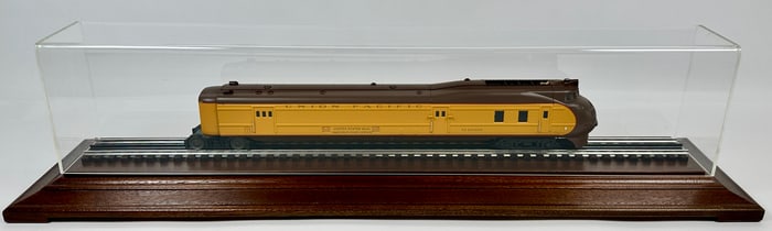 MODEL TRAIN - LIONEL UNION PACIFIC ENGINE