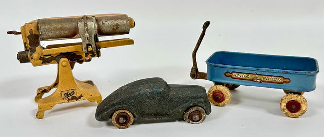 COLLECTION OF VINTAGE TOYS