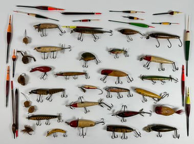 VINTAGE FISHING LURES AND FLOATS