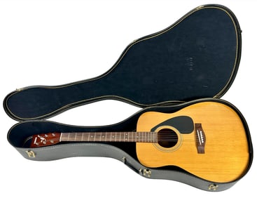 YAMAHA F-310 ACOUSTIC GUITAR