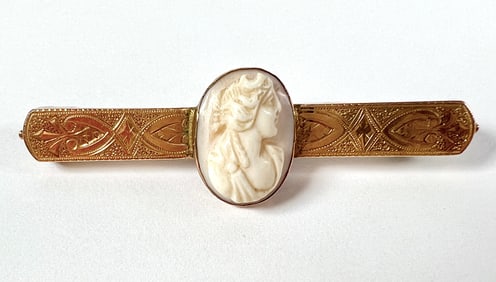 14K GOLD CAMEO BAR PIN