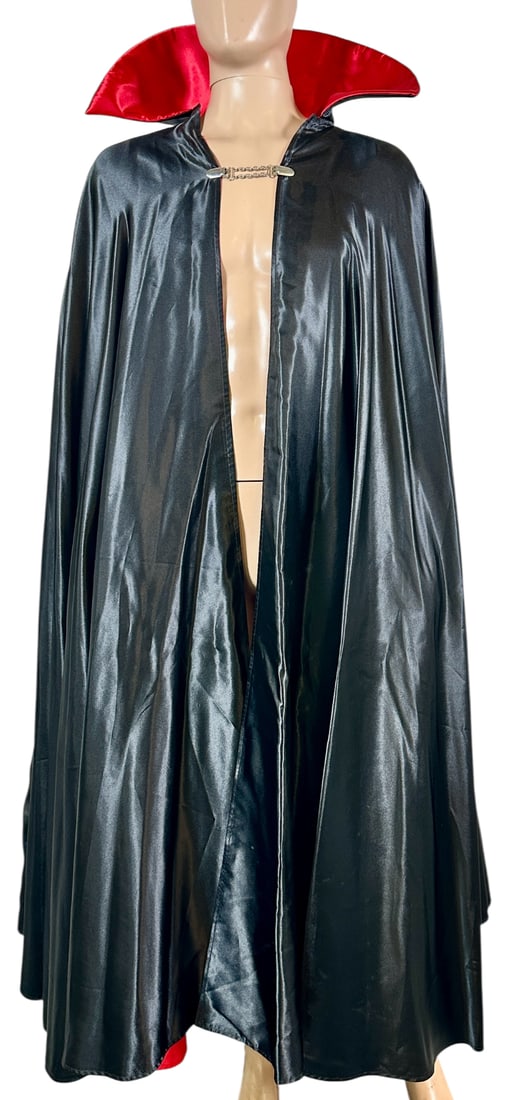 PERFORMER'S CAPE (1 of 3)