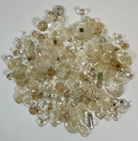 COLLECTION OF VINTAGE GLASS BUTTONS