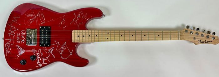 DAVISON GUNS AND ROSES SIGNED GUITAR