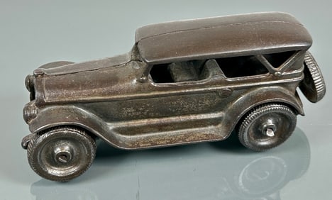 A.C. WILLIAMS CAST IRON LINCOLN SEDAN