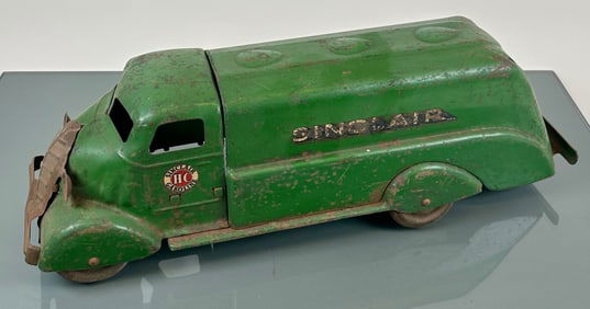 MARX TOYS PRESSED STEEL SINCLAIR GASOLINE TRUCK