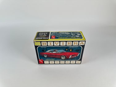 VINTAGE AMT MODEL CAR KIT - 1965 RIVIERA