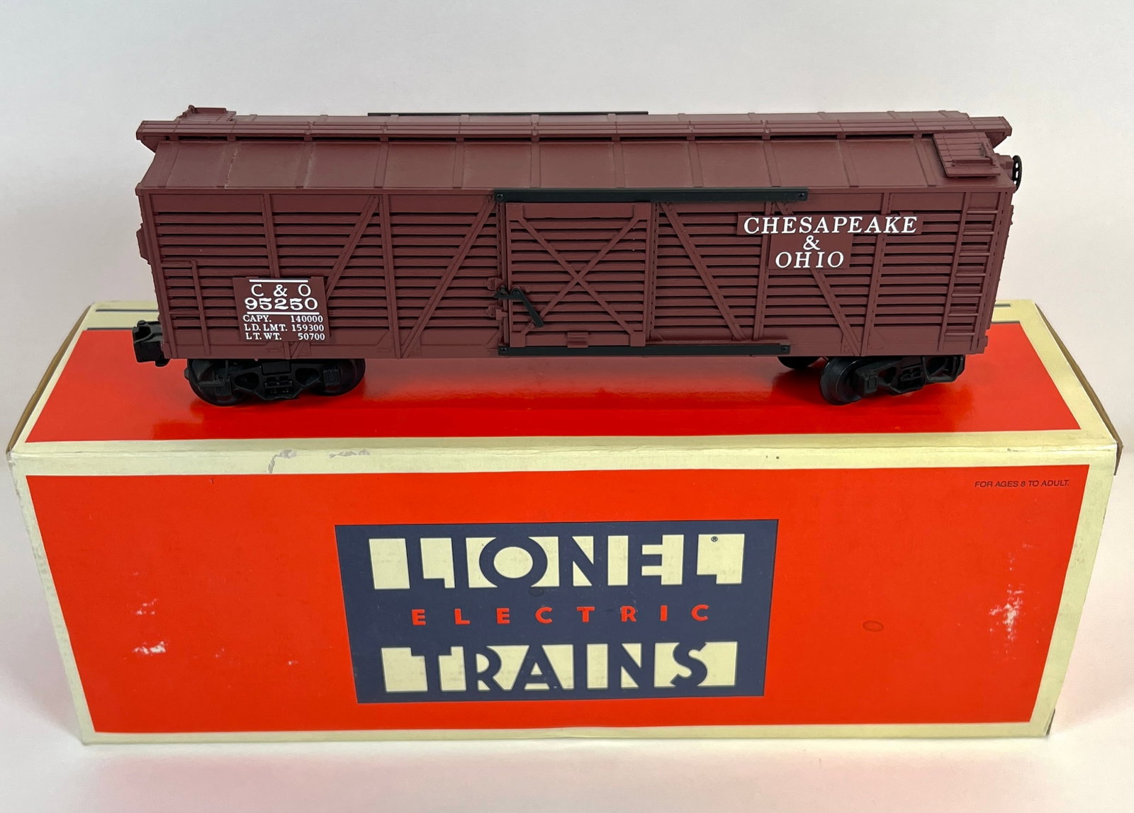 LIONEL ELECTRIC TRAINS - 6-51402 C&O STOCK CAR: CHESAPEAKE AND OHIO STOCK CAR. AS NEW WITH ORIGINAL BOX. CARTON IS 5"X4"X15"