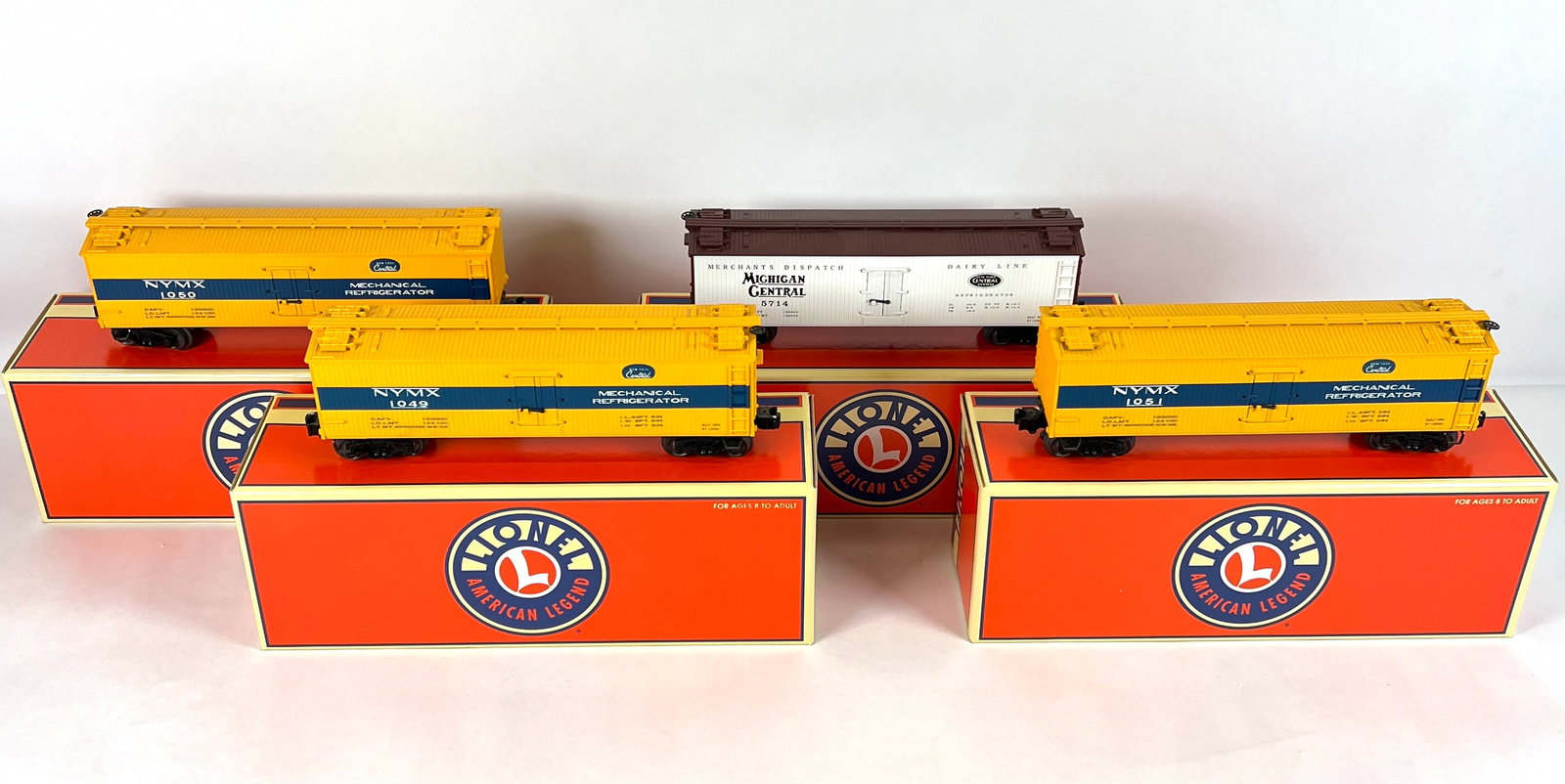 LIONEL ELECTRIC TRAINS - 6-21770 CAST IRON REFFER CARS: SET OF 4 PHENOLIC CAST REEFER CARS. NYC 6-26938, 6-26992, 6-26993, MICH CENTRAL 6-26994. AS NEW IN ORIGINAL BOX. CARTON IS 11"X9"X15"