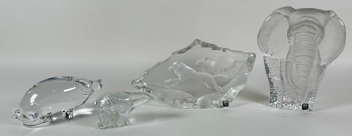 COLLECTION OF ART GLASS