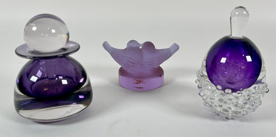 COLLECTION OF ART GLASS