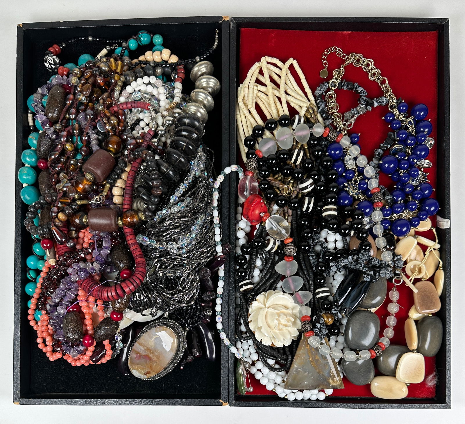 ESTATE JEWELRY COLLECTION: BEADED, STONE, GEMSTONE, NECKLACES WITH CHARMS/PENDANTS
