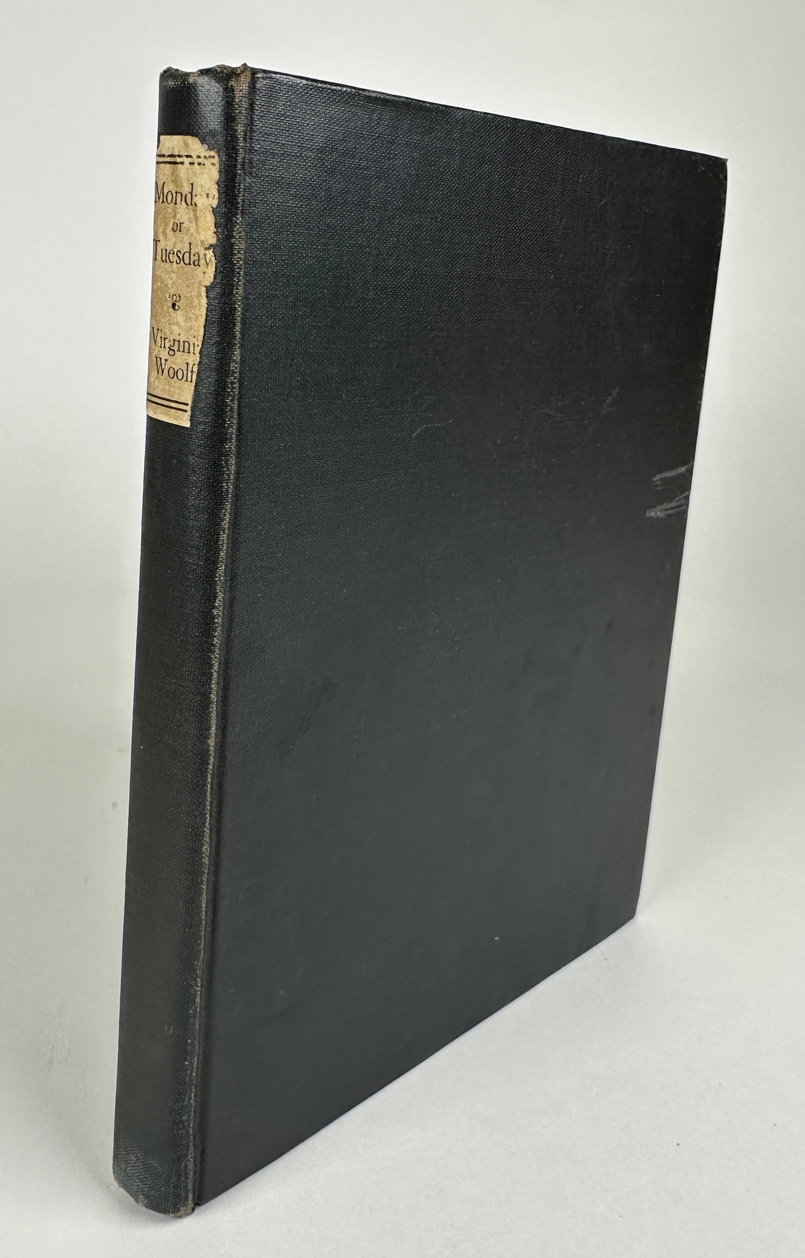 MONDAY OR TUESDAY - VIRGINIA WOOLF (1 of 4)