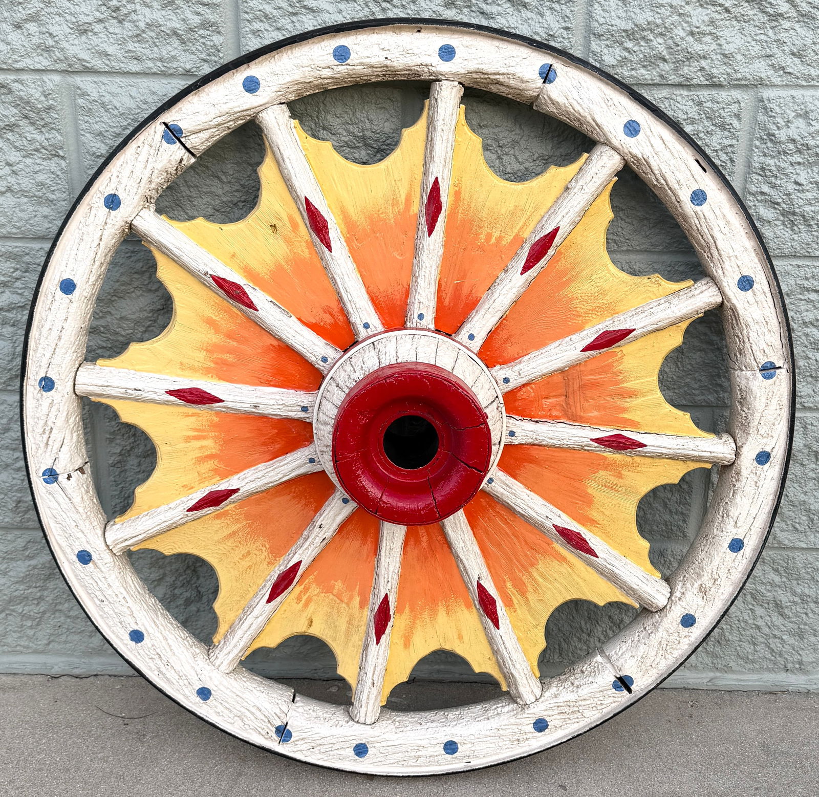 VINTAGE CIRCUS WAGON WHEEL (1 of 3)