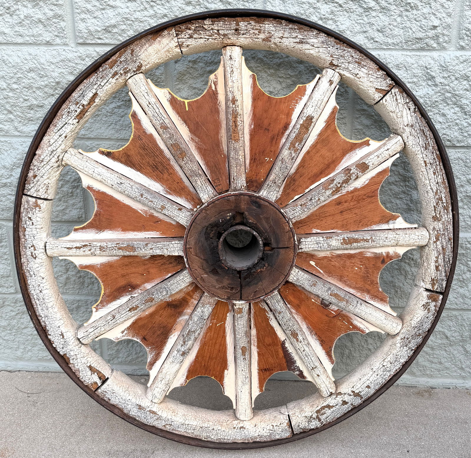 VINTAGE CIRCUS WAGON WHEEL - 2