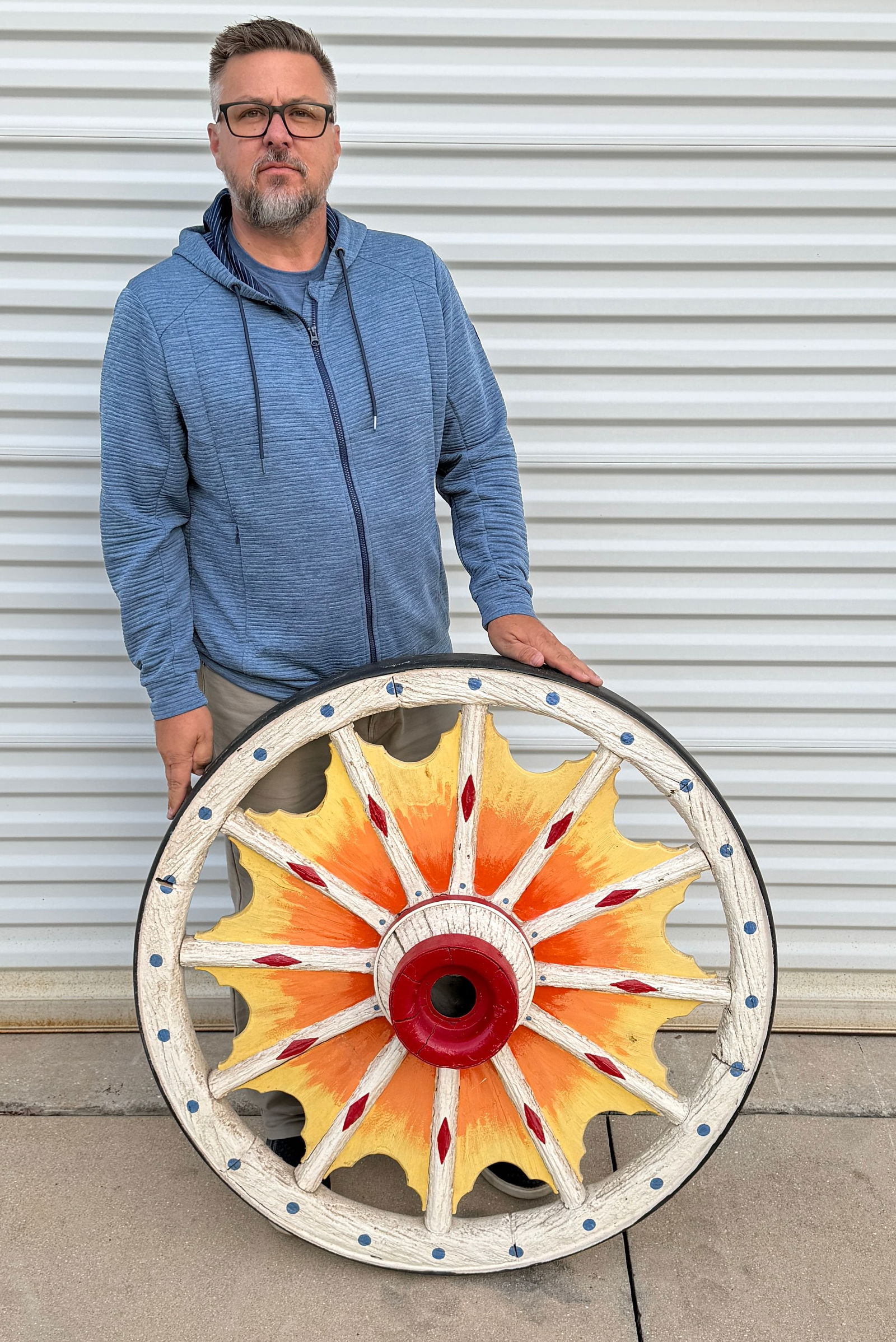 VINTAGE CIRCUS WAGON WHEEL - 3