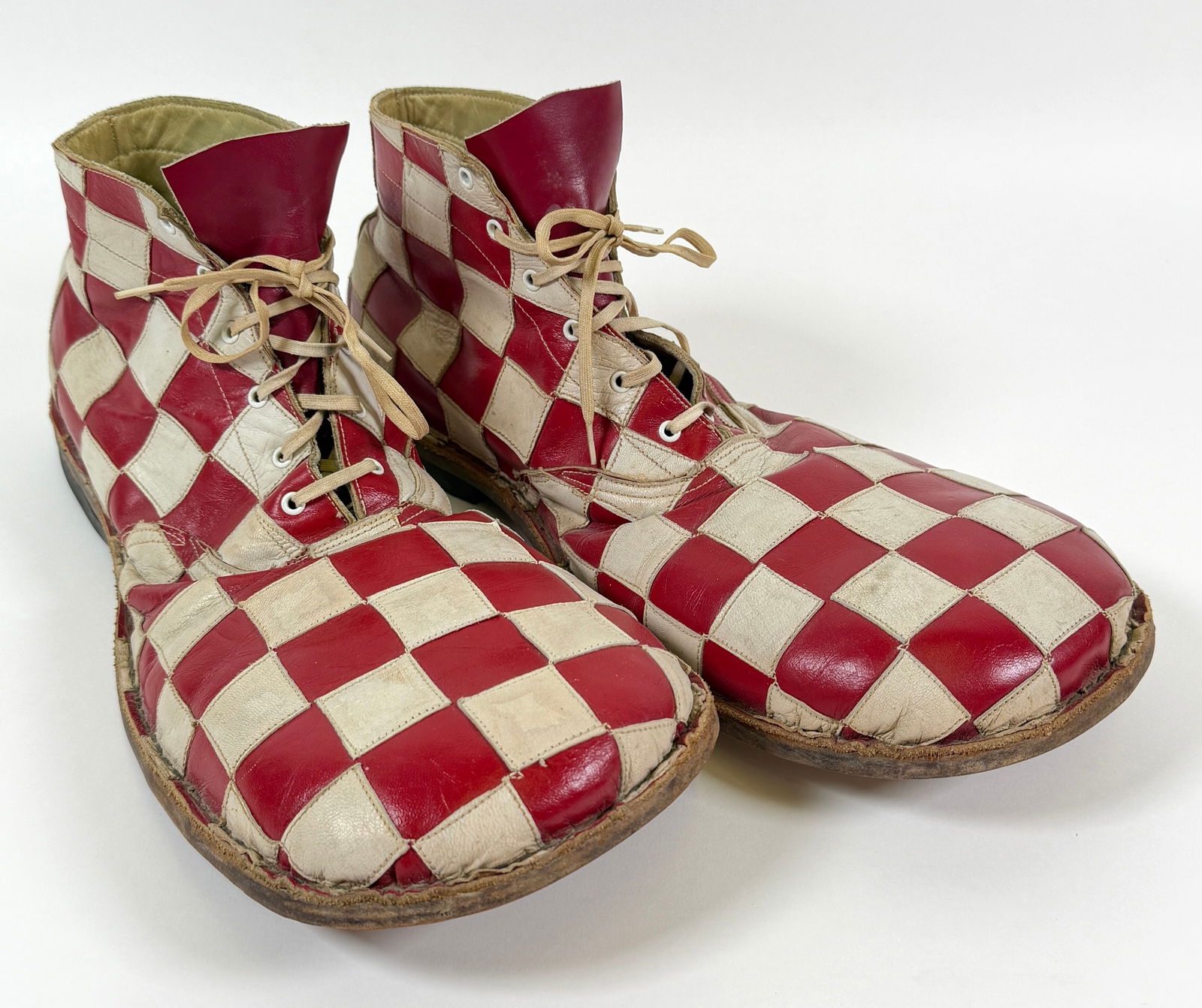 VINTAGE PROFESSIONAL CLOWN SHOES (1 of 3)