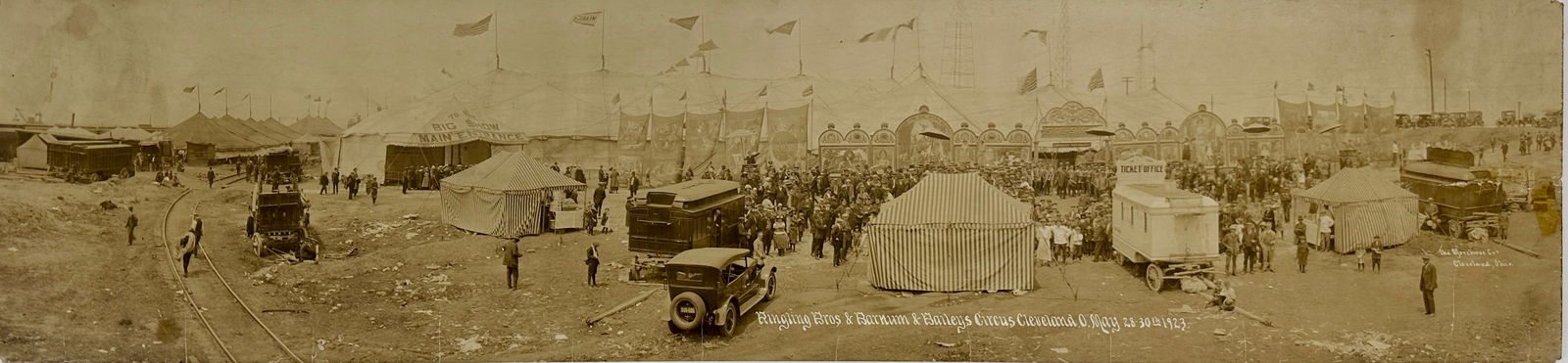 RINGLING BROS. BARNUM BAILEY CIRCUS PANORAMIC PHOTOGRAPH (1 of 3)