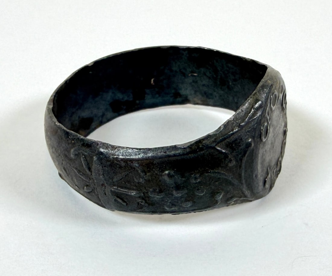 GEORGE AUGER GIANT SIDESHOW RING - 2