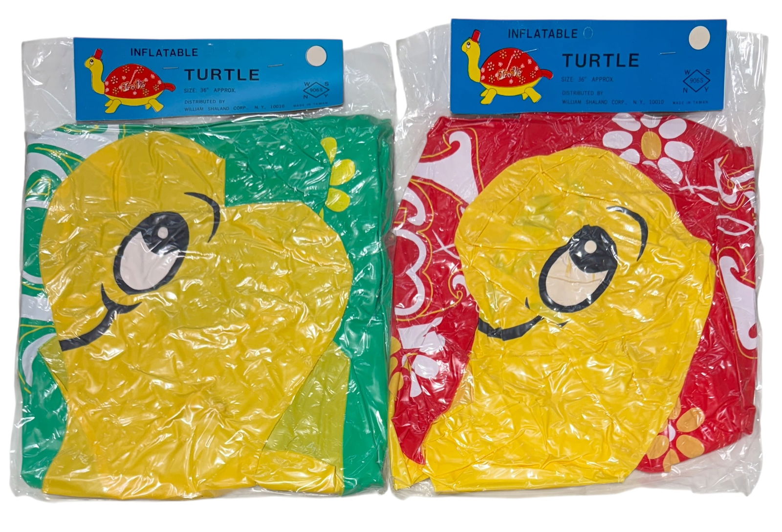 HUNT BROS. CIRCUS SOUVENIRS: THE HUNT BROS. CIRCUS WAS ONE OF AMERICA'S OLDEST RUNNING CIRCUSES BEGINNING IN 1892. GROUPING OF NEW OLD STOCK CIRCUS SOUVENIRS, INFLATABLE NOVELTY TURTLES. 36"L