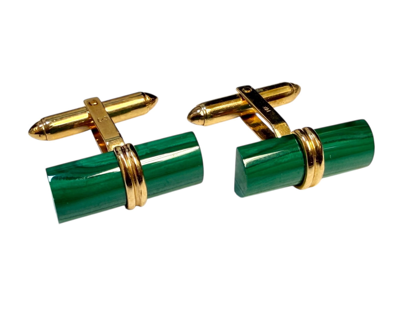 JADE AND GOLD GENTLEMAN'S CUFFLINKS: 14K YELLOW GOLD WITH JADE. 8.7 GRAMS IN TOTAL WEIGHT