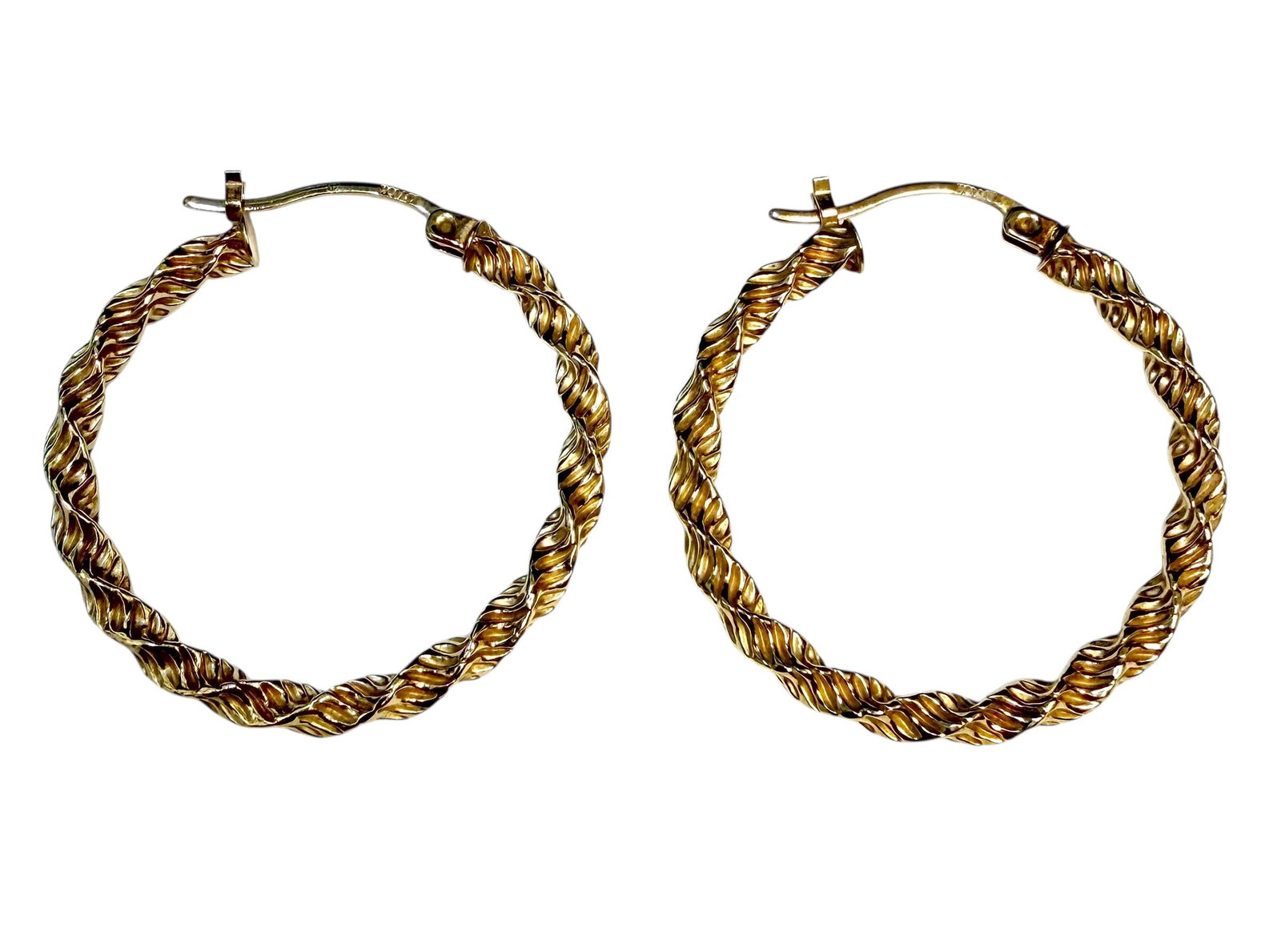 10K GOLD HOOP EARRINGS: 10K YELLOW GOLD, ROPE DESIGN, APPROX. 1". 2 GRAMS TOTAL WEIGHT