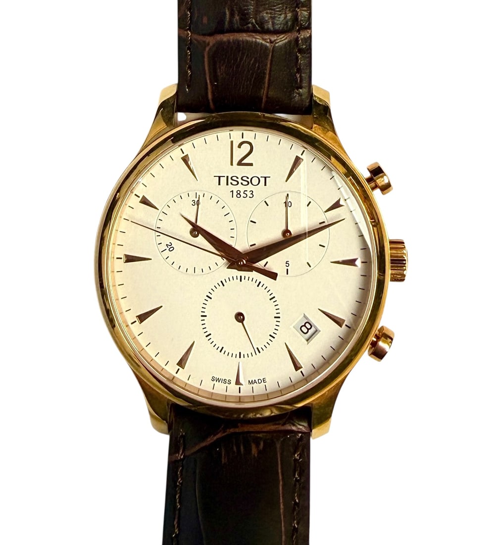 TISSOT SWISS WATCH: WHITE DIAL, STAINLESS, SAPPHIRE LENS, LEATHER STRAP. NEW BATTERYY, RUNNING.