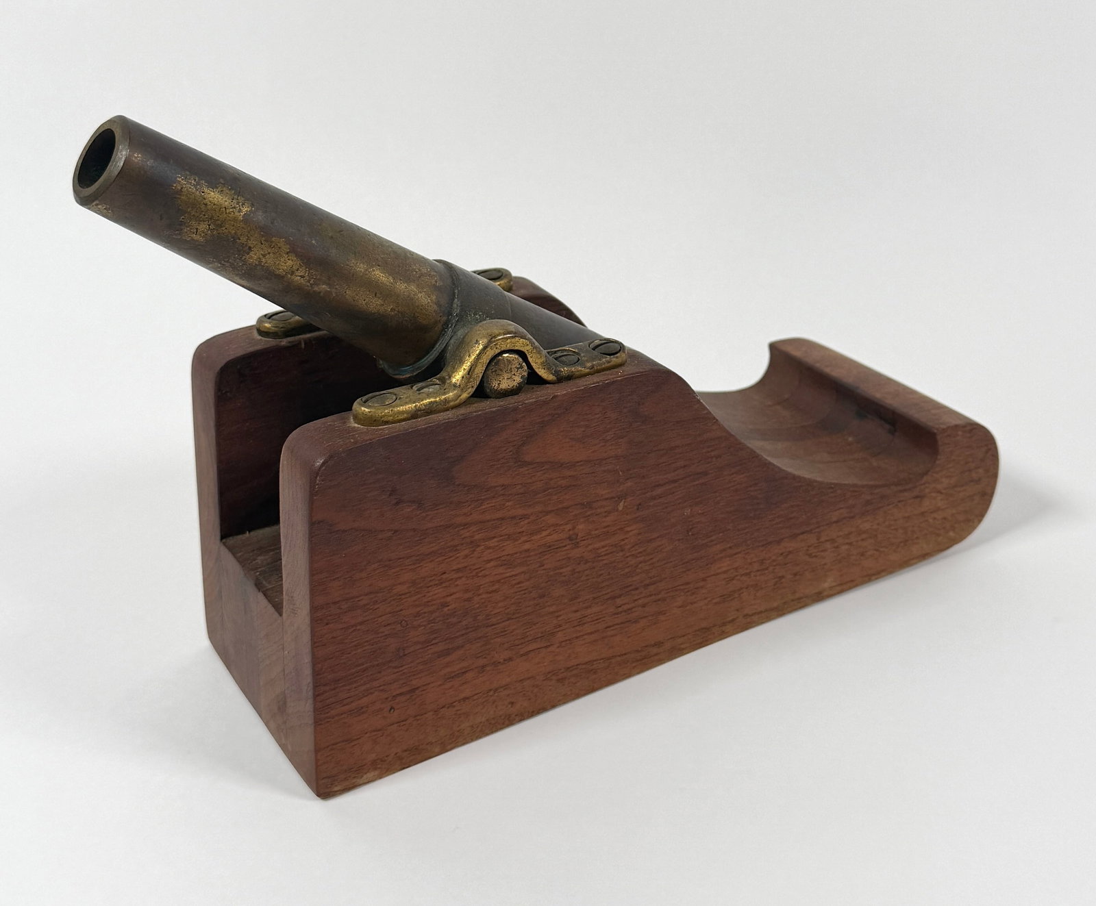 ANTIQUE NAVAL SIGNAL CANNON: WOODEN BASE WITH BRASS MOUNTED, SWIVEL CANNON. 12"X4"X5"H