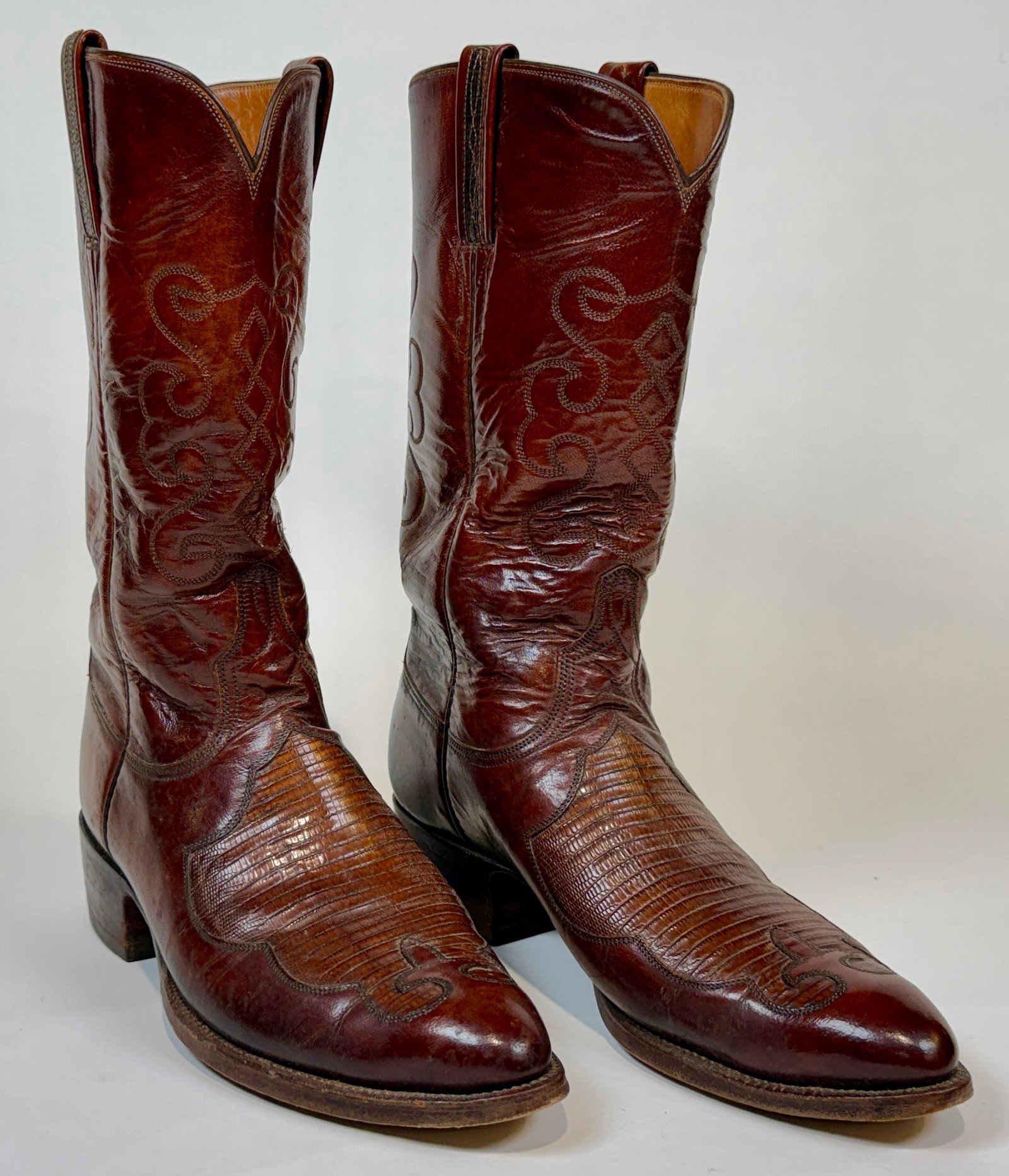 VINTAGE LUCCHESE MEN'S COWBOY BOOTS: STYLE 2314, SIZE 8D. LEATHER WITH REPTILE. BROKEN IN.
