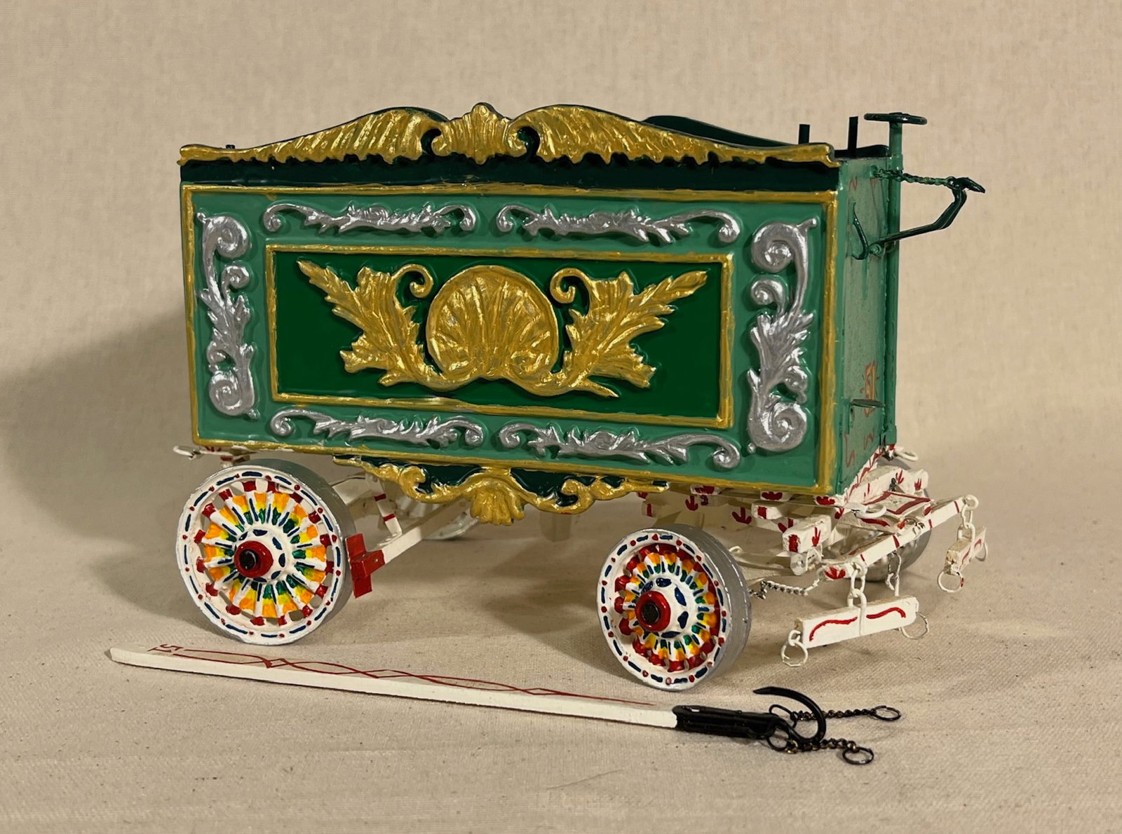 FOLK ART CIRCUS WAGON MODEL PAUL HORSMAN SEA SHELL TABLEAU WAGON (1 of 3)