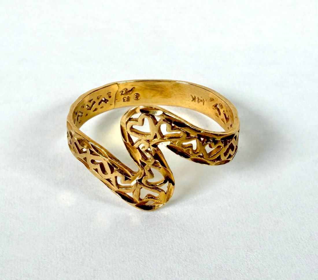 14K GOLD HEART FILIGREE LADIES RING: 1.9 GRAMS, SIZE 8
