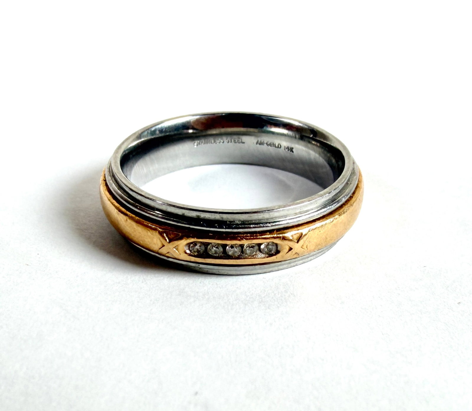 14K GOLD AND STAINLESS WEDDING BAND (1 of 3)