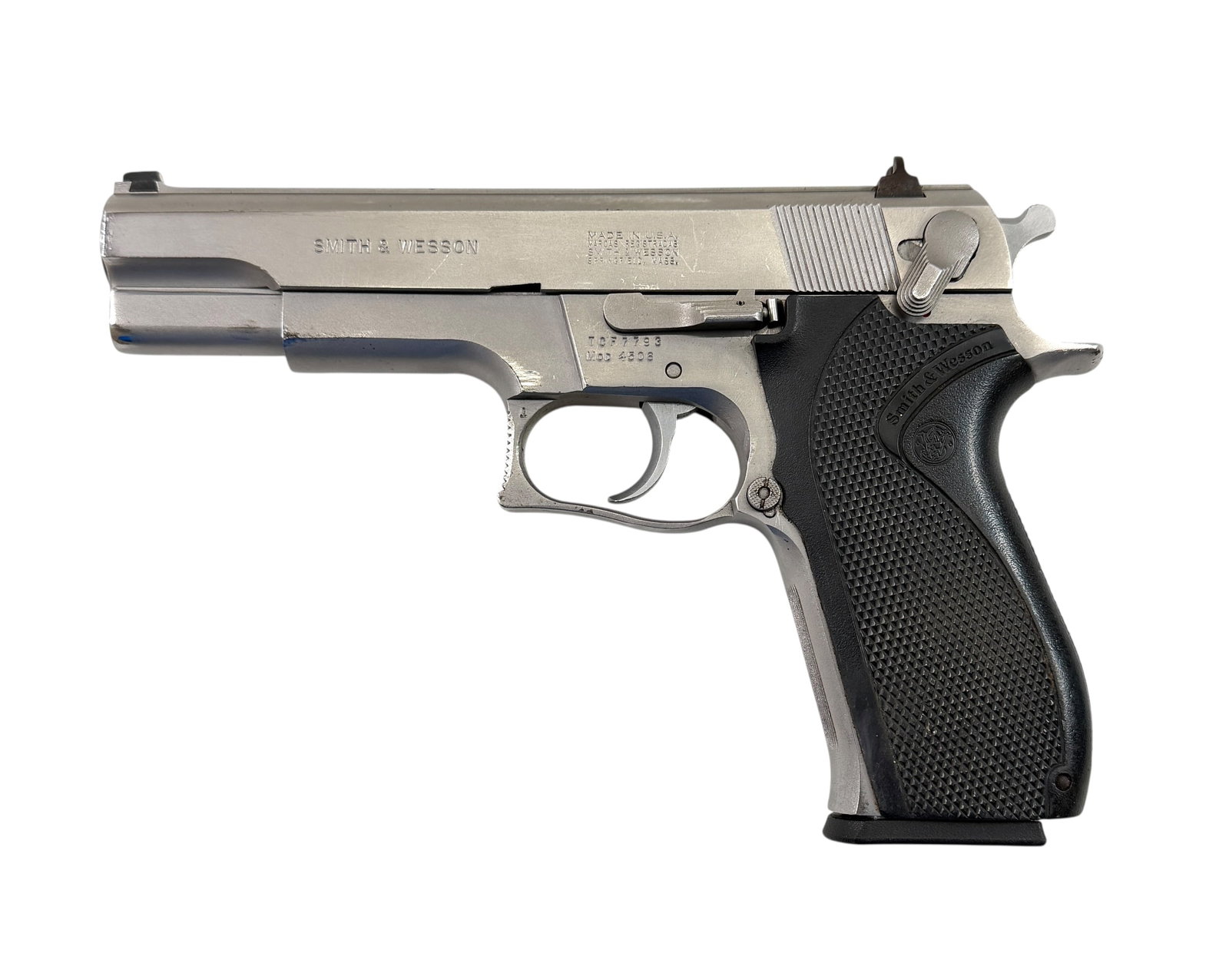 SMITH & WESSON MODEL 4506 PISTOL (1 of 5)