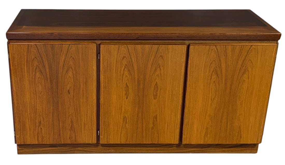 SKOVBY DANISH TEAK SIDEBOARD (1 of 5)