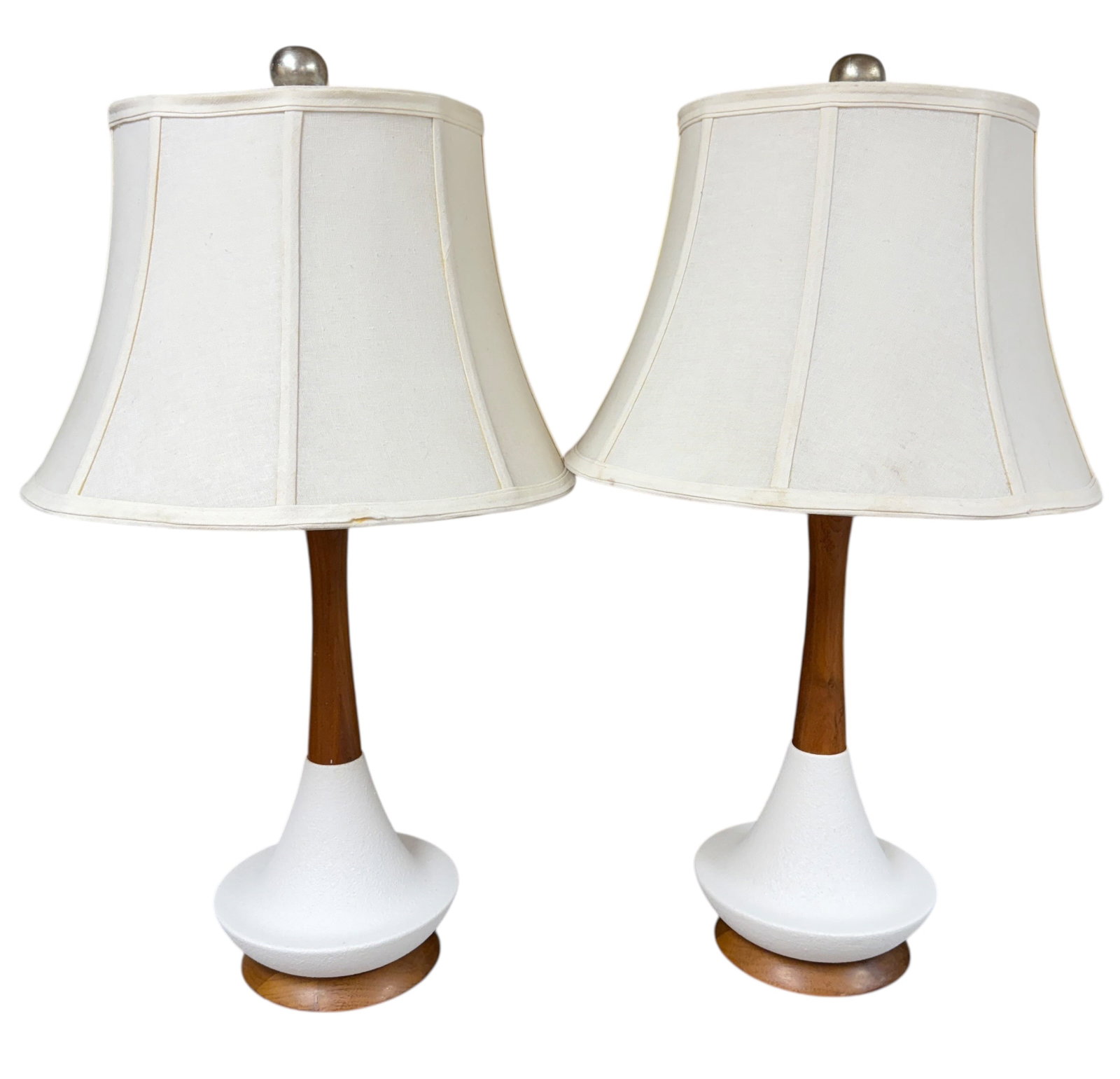 PAIR OF VINTAGE TABLE LAMPS: WALNUT FITTED POTTERY TABLE LAMPS. 29"H AS SHOWN, 15" DIA., 20" BASE TO SOCKET. UNMARKED.