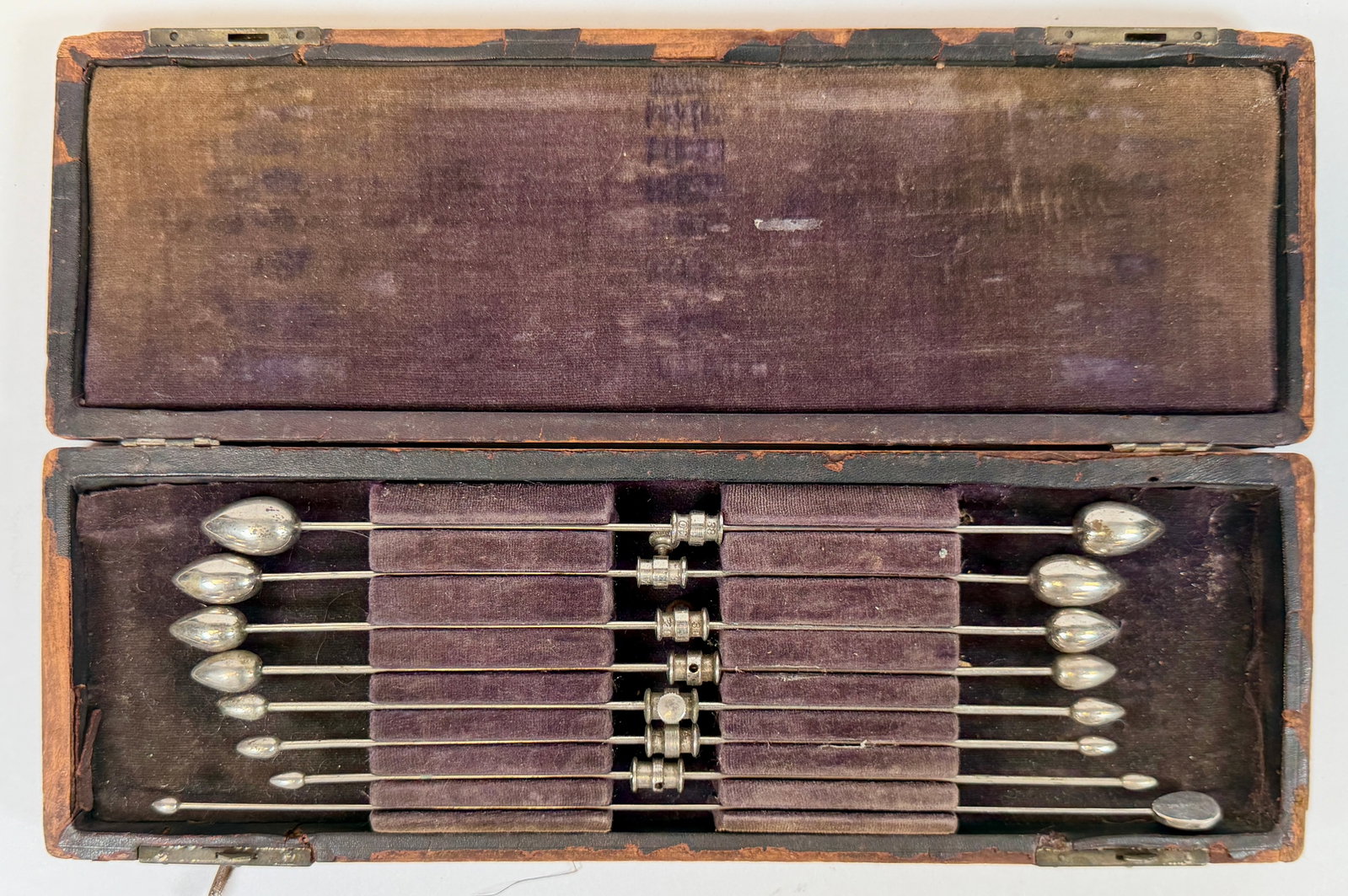 ANTIQUE MEDICAL EQUIPMENT (1 of 3)