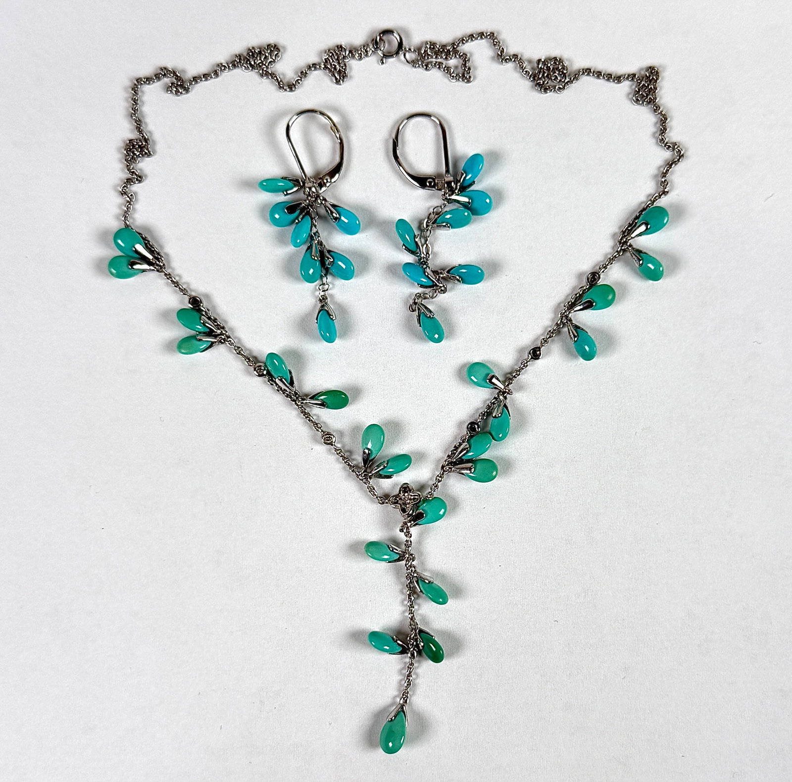 14K GOLD JEWELRY SET: TURQUOISE PEAR STONES, NECKLACE - 16". EARRING DROP 1.5". 9.6 GRAMS.