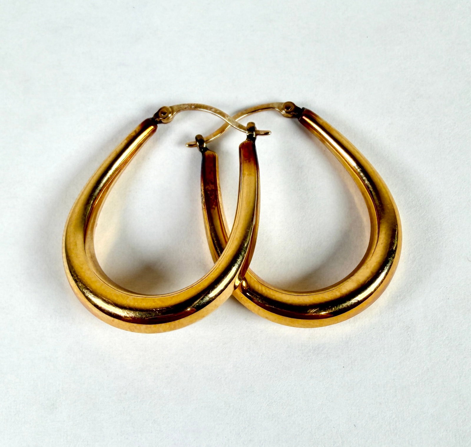 14K GOLD HORSESHOE EARRINGS (1 of 1)