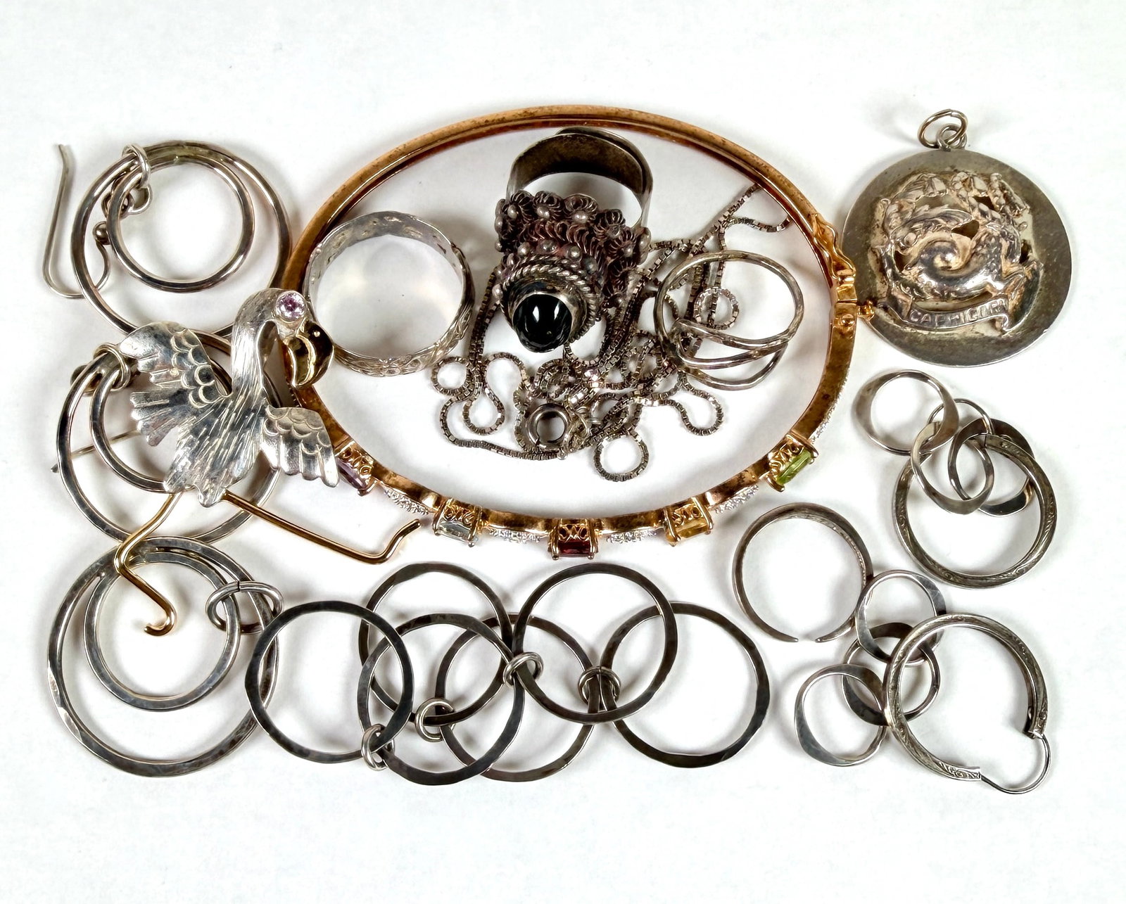 COLLECTION OF ESTATE STERLING SILVER JEWELRY: 57.3 GRAMS IN TOTAL WEIGHT