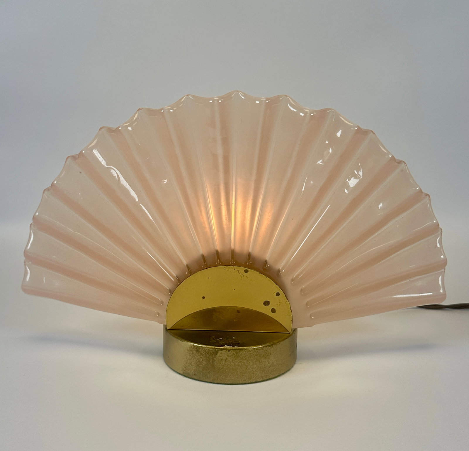 VETRI MURANO ART GLASS FAN LAMP: LABEL ATTACHED. LIGHT PITTING TO METAL BASE. 13.5"W. CONDITION REPORT AVAILABLE ON REQUEST. CANNOT ISSUE REPORTS WHILE AUCTION IS IN PROGRESS.