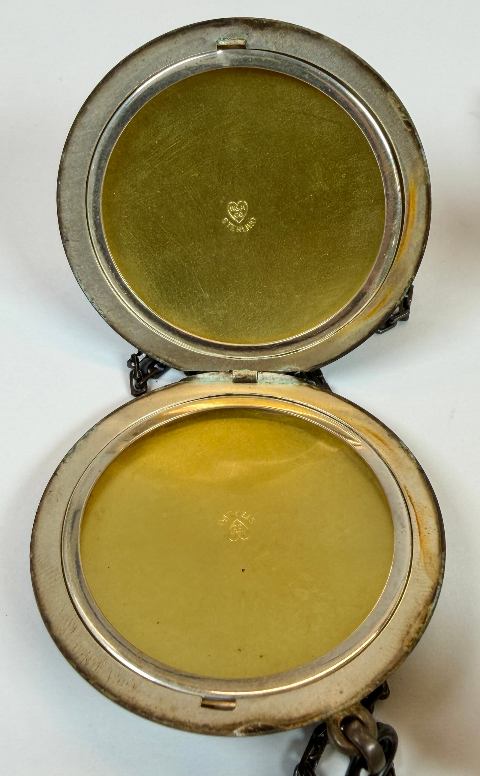 VINTAGE COMPACT COLLECTION - 3