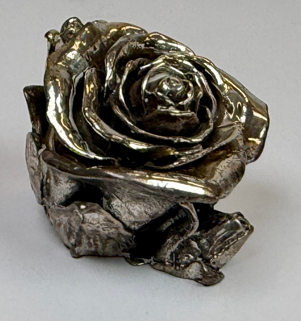 HEAVY STERLING SILVER FLORAL TRINKET BOX (1 of 4)