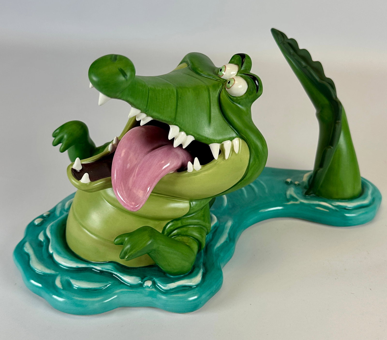 WALT DISNEY CLASSICS COLLECTION - PETER PAN: PETER PAN, TICK TOCK - TICK TOCK. CERAMIC FIGURE. NO BOX. REQUIRES THIRD PARTY SHIPPING. 11"L