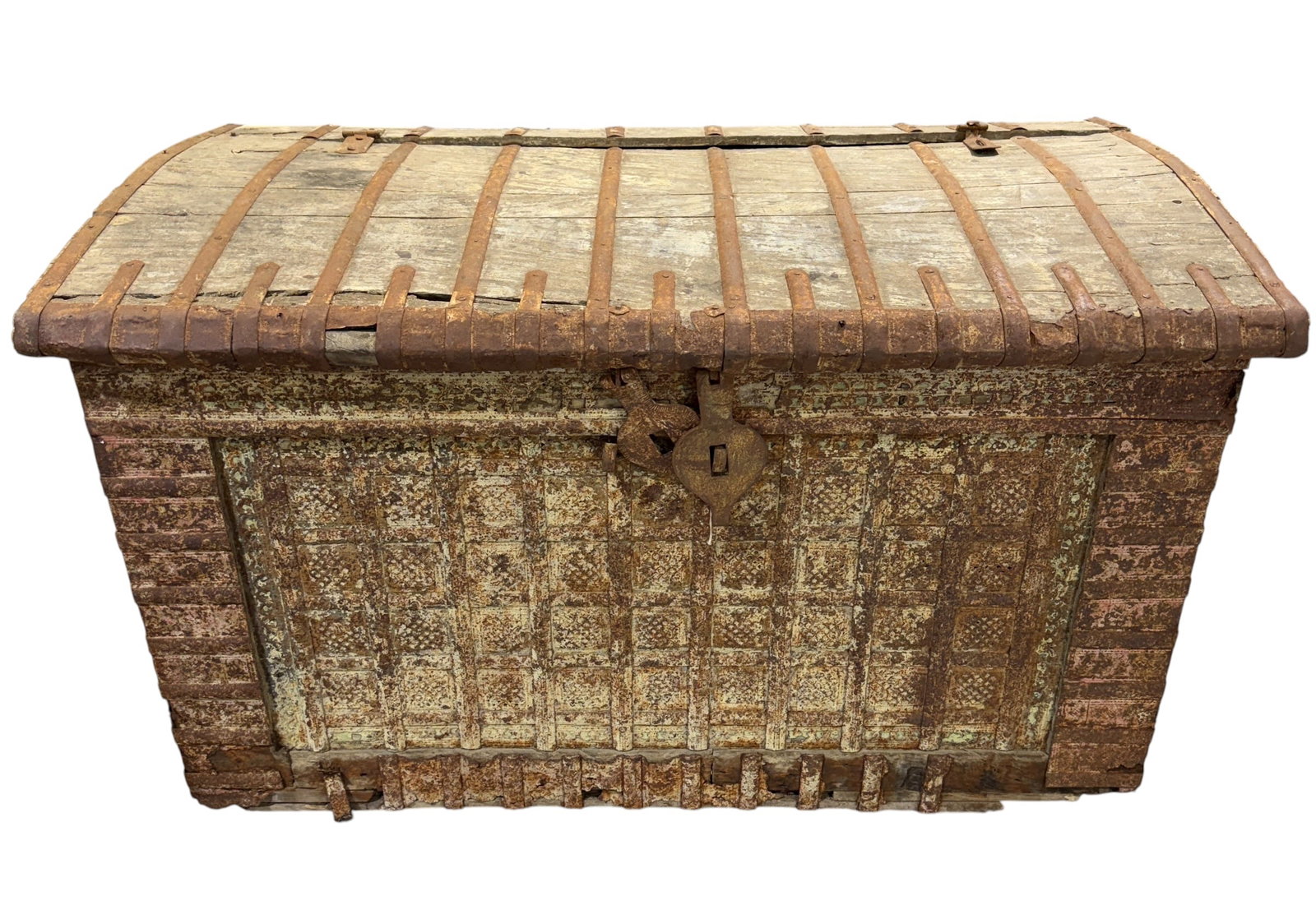 PRIMITIVE STEAMER TRUNK (1 of 5)