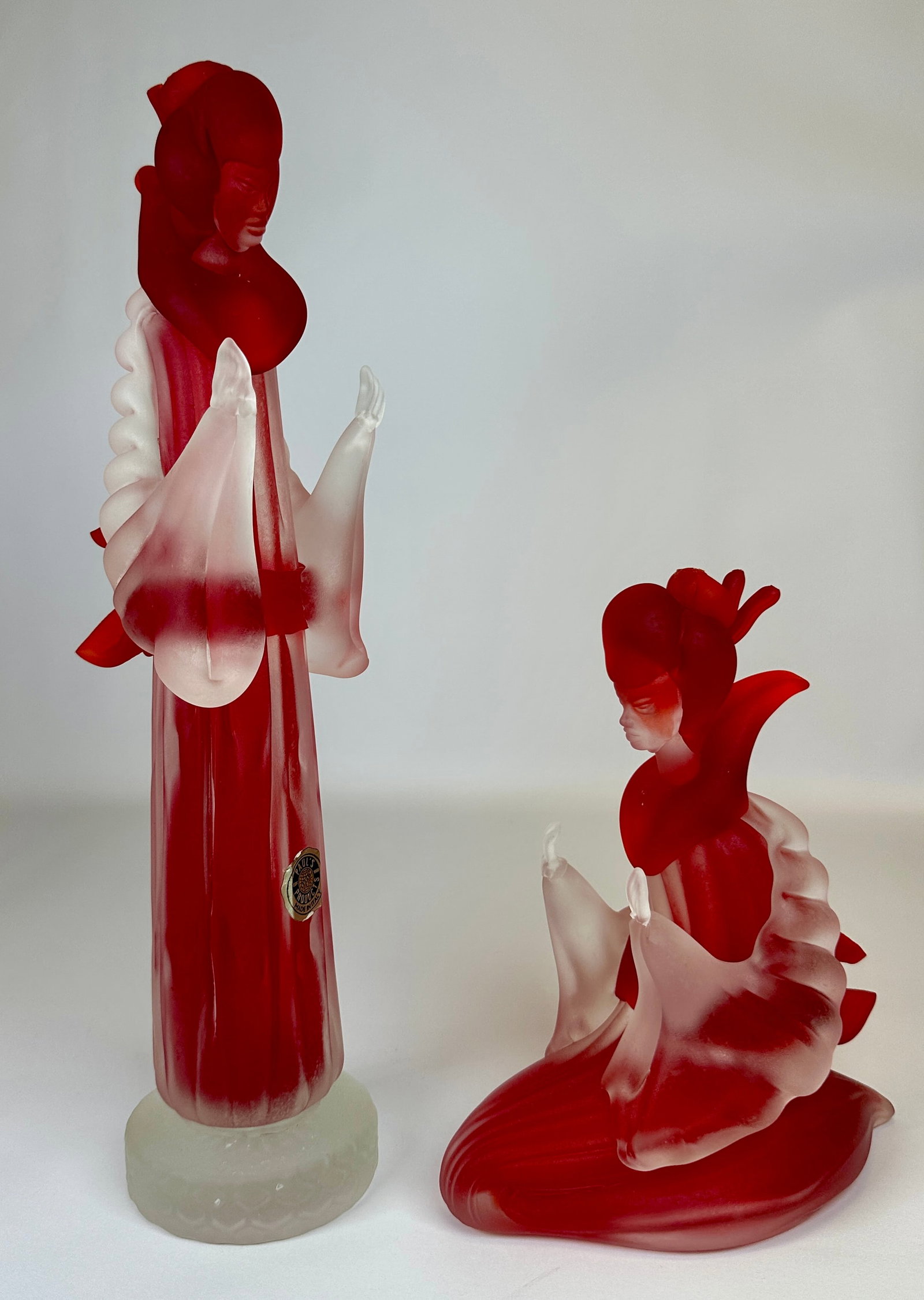 SALVIATI (ATTR.) MURANO ART GLASS FIGURES: GEISHA PAIR, IMPORT LABEL. SATIN FINISH. 15.5"H. REQUIRES THIRD PARTY SHIPPING.