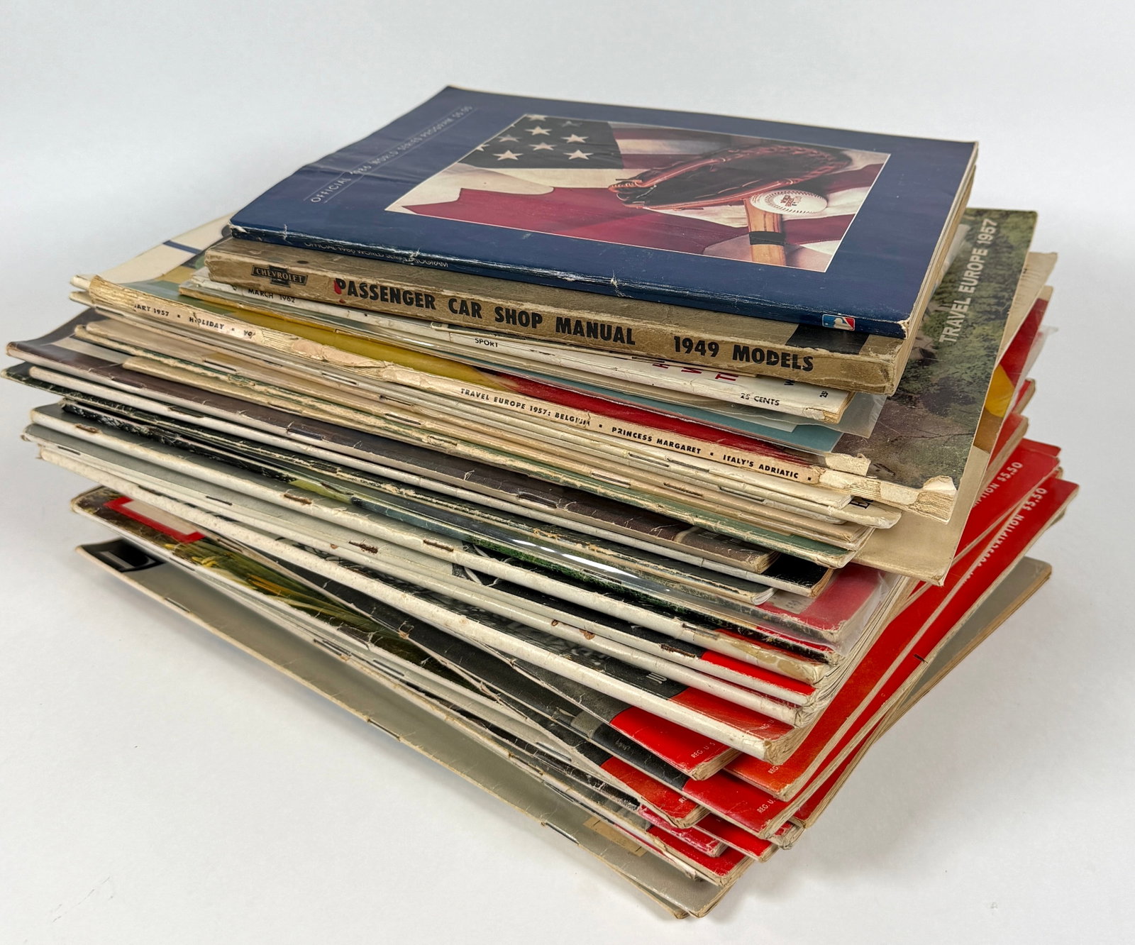 EPHEMERA - MAGAZINES AND PUBLICATION: VARIOUS INCLUDING LOOK, LIFE, SPORT RELATED AND OTHERS.