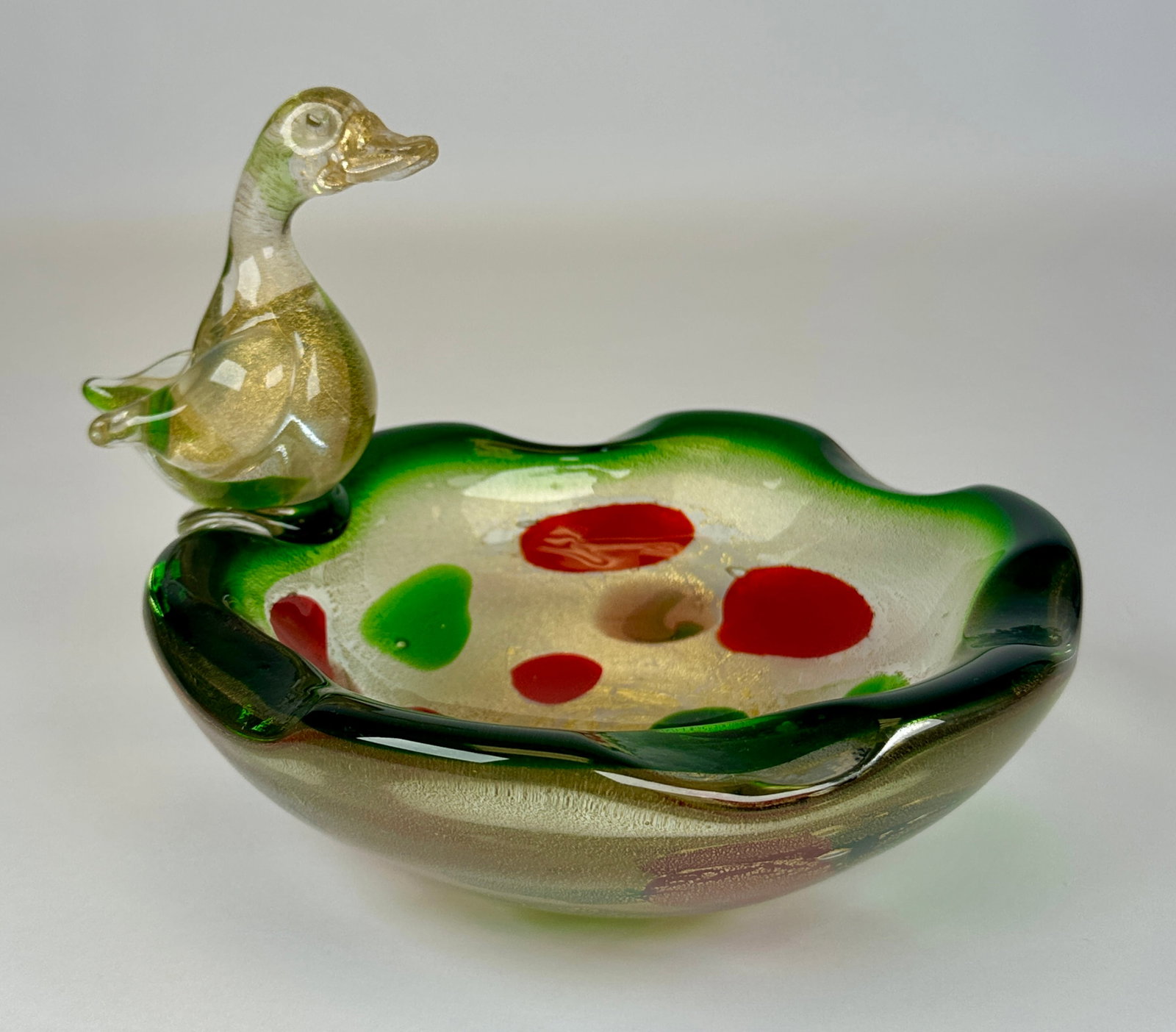 ART GLASS BOWL: UNMARKED. 6.5"X6" REQUIRES THIRD PARTY SHIPPING.