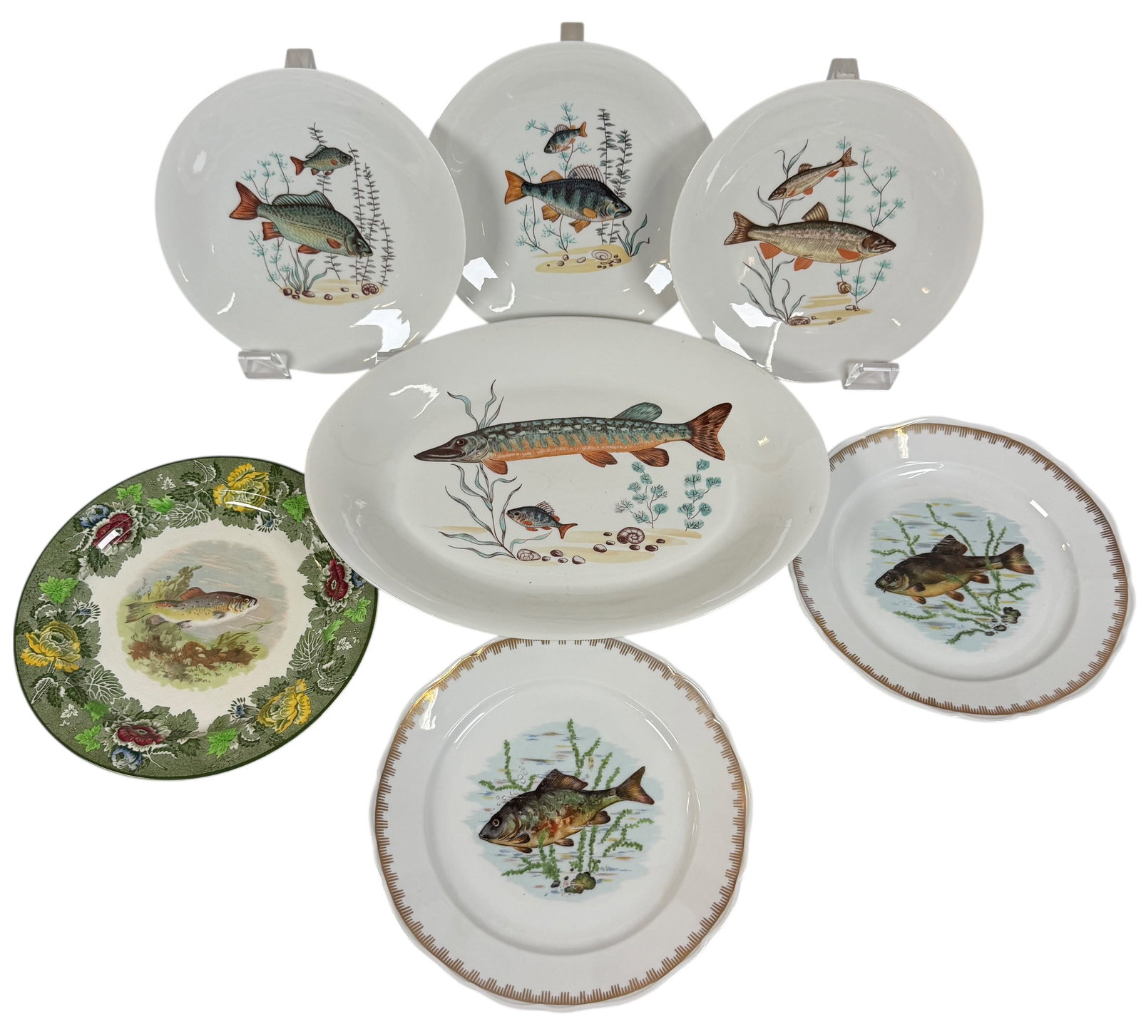 ENSEMBLE OF FISH PLATES - SERVING: WOOD & SONS WOODWARE, OMIELOW - POLAND, COULEUVRE - FRANCE. 10" PLATES PLUS PLATTER