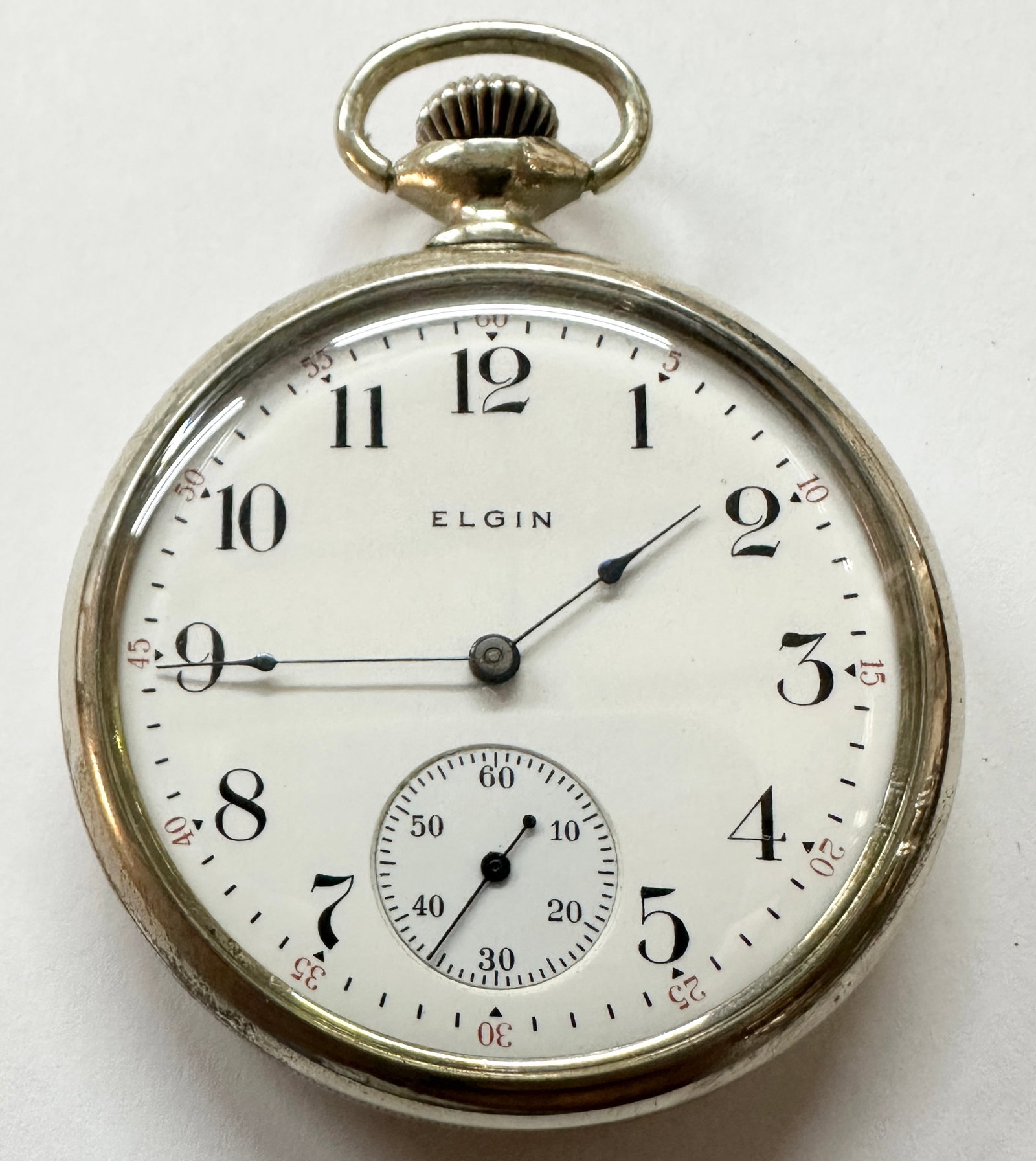 ELGIN MODEL 1904 ANTIQUE POCKETWATCH: SIZE 16, 15 JEWEL, DAM. #11390028. OPEN FACE, SILVEROID CASE, NUMBERED DIAL, PENDANT TYPE. RUNNING.