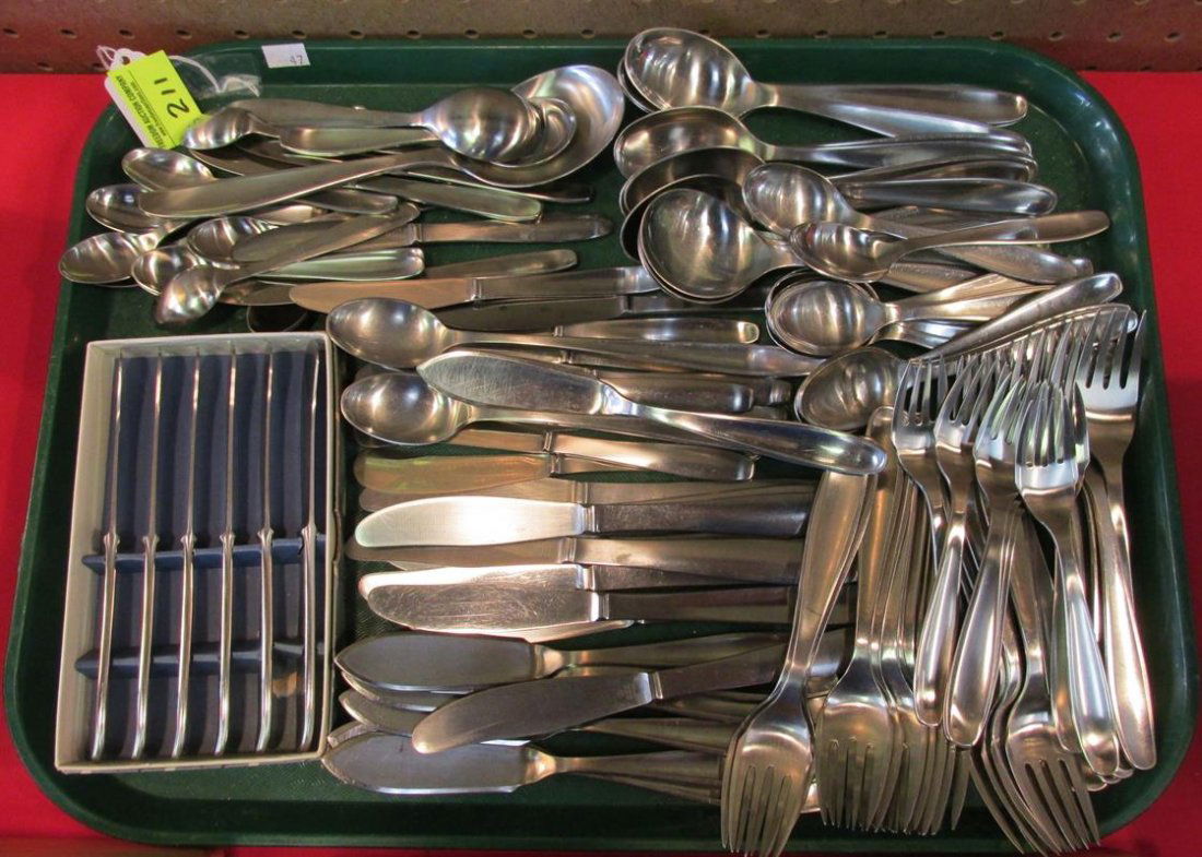 RAADVAD PERMANENT BY JENS QUISTGAARD FLATWARE: 211 PIECES, QUISTGAARD'S FIRST PRODUCTION DESIGN BEFORE HE CO-FOUNDED DANSK